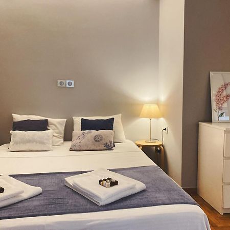 Cozy Newly Renovated 1 Bedroom Apartment In The Heart Of Атина Екстериор снимка