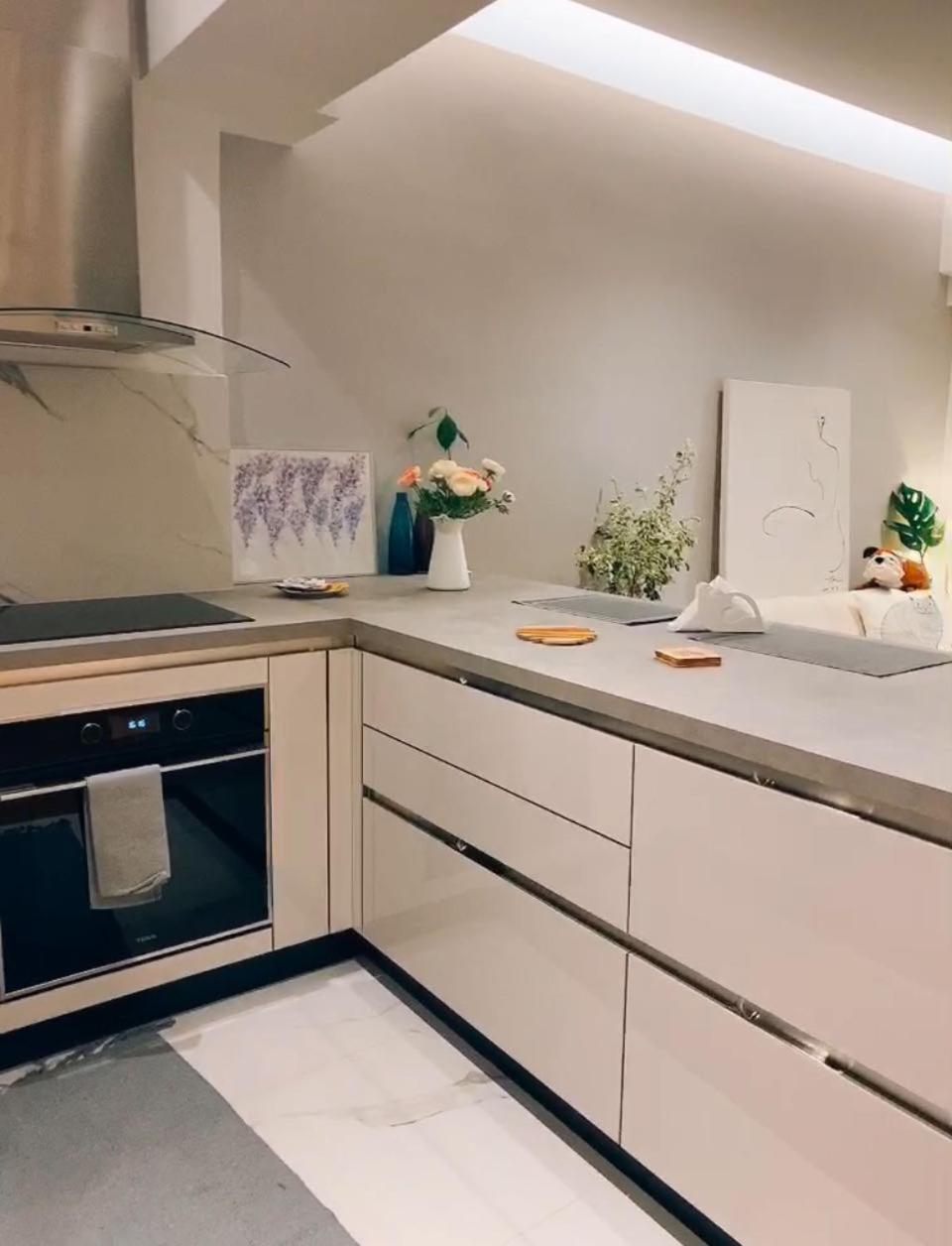 Cozy Newly Renovated 1 Bedroom Apartment In The Heart Of Атина Екстериор снимка