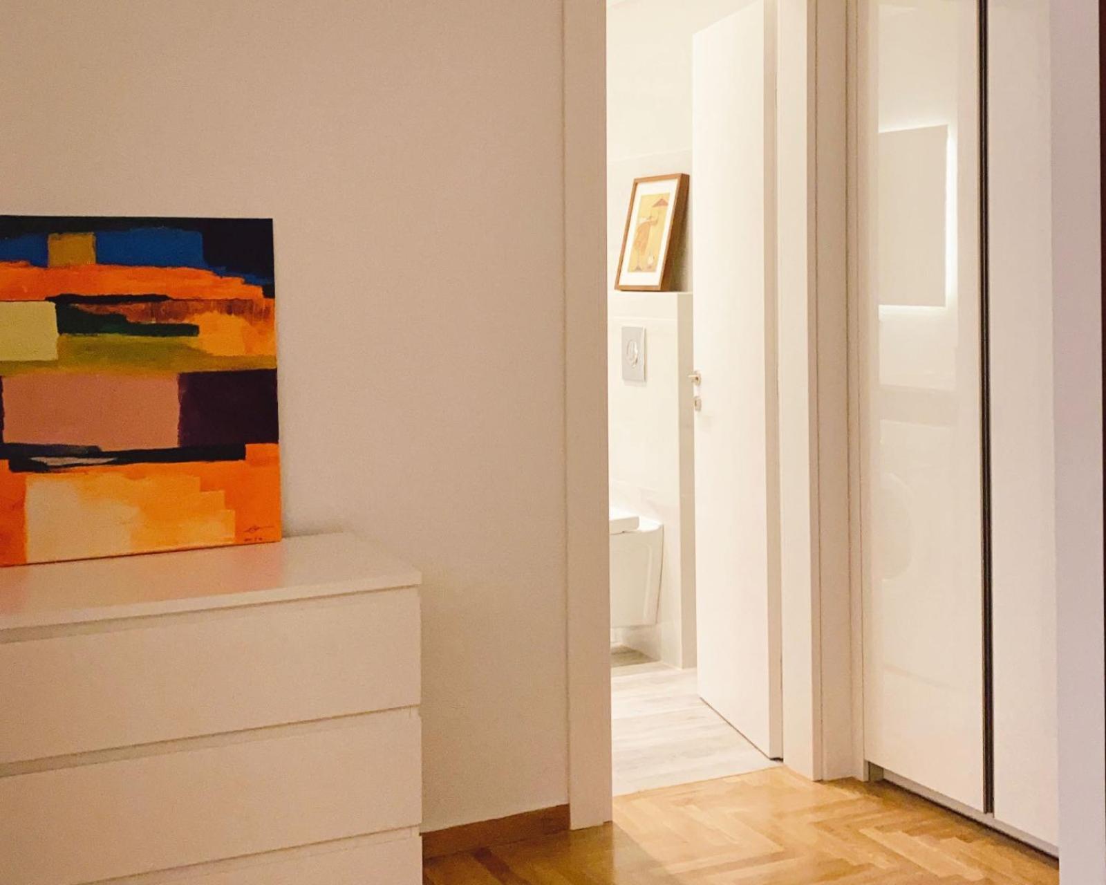 Cozy Newly Renovated 1 Bedroom Apartment In The Heart Of Атина Екстериор снимка